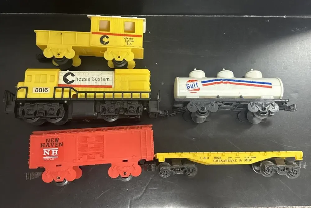 Durham Industries Chessie Systems Co Engine Gulf Tanker Box Car C&O Flat Car